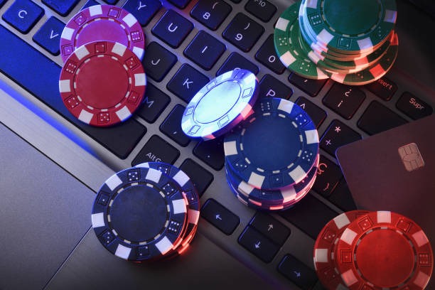 Live blackjack table at gemar4d showing croupier, shoe, and multi-player seating on HD broadcast